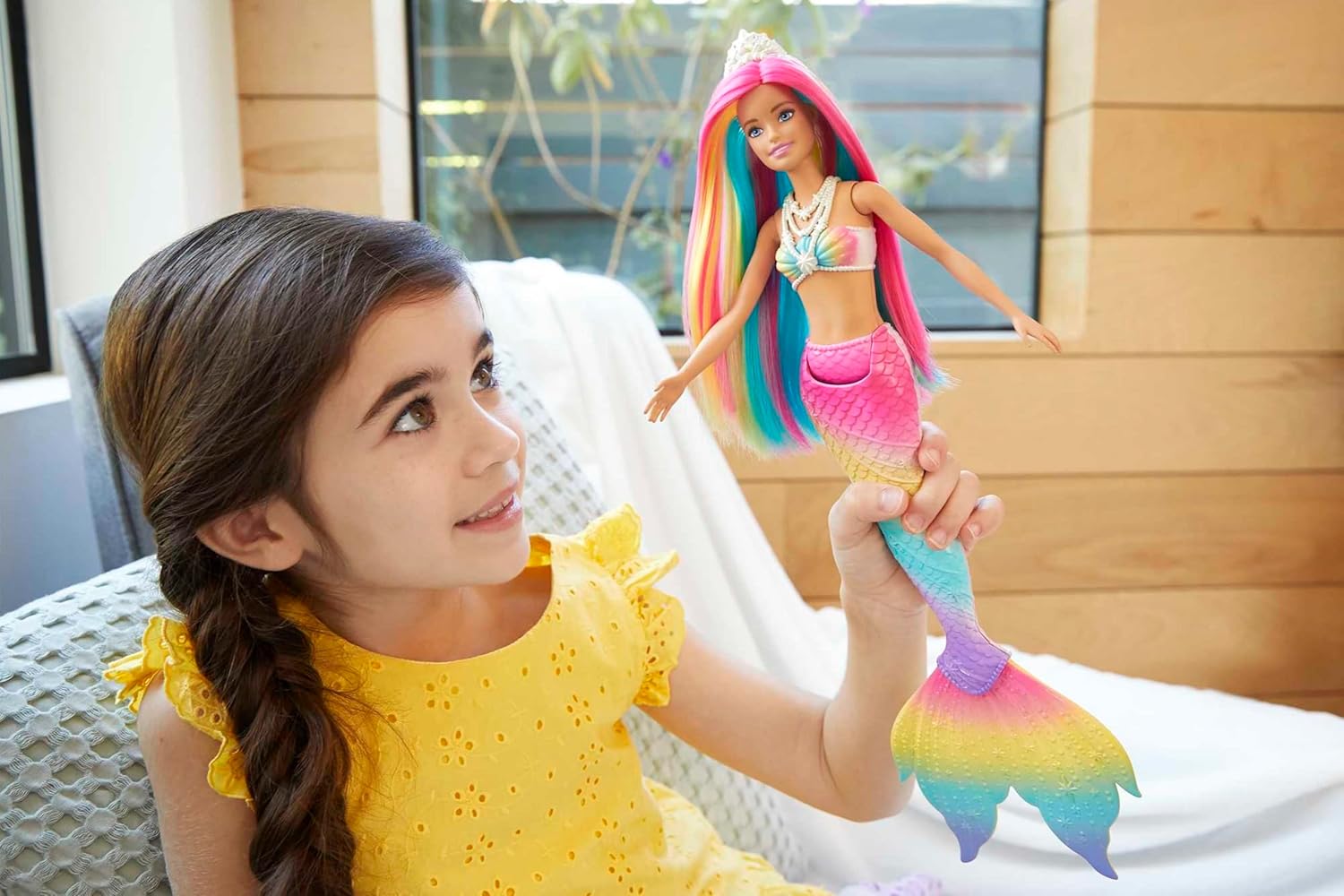 Barbie Dreamtopia Sirène Magique Arc-en-Ciel, Poupée Sirène Changeant De Couleur dans l'eau, Jouet pour Enfant de 3 Ans et Plus, GTF89
