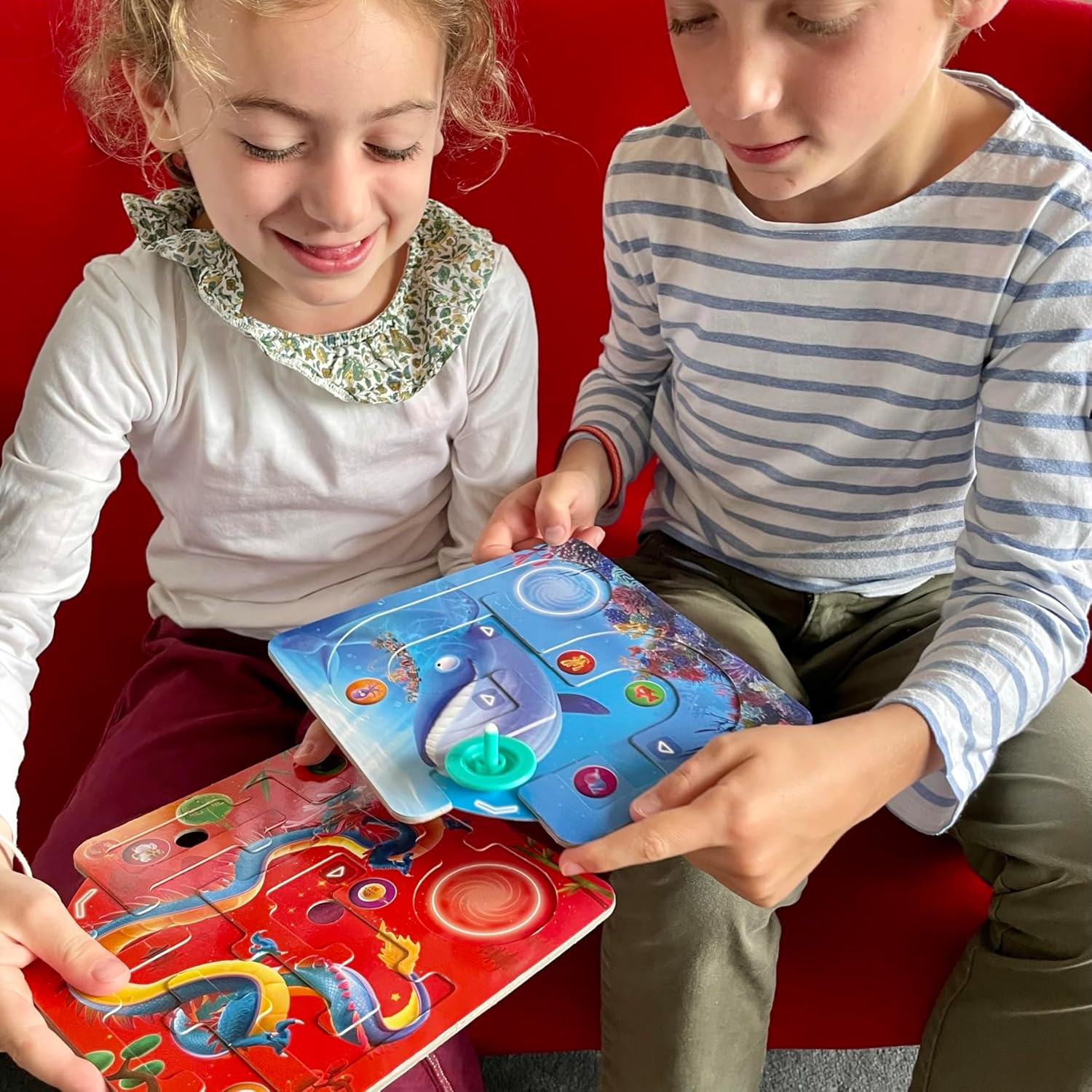 LA TOUPIE VOYAGEUSE - Jeu de société Enfants - Jeu 6 Ans - toupie - Jeu de société Famille - Défis/Missions - dextérité et adresse -Buzzy Games