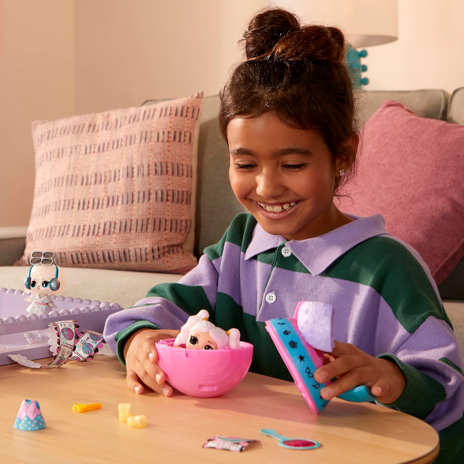 L.O.L. Surprise! Eye Spy Series Tots - Comprend 1 Poupée, Emballage Opaque, Changement de Couleur, Multiples Surprises à Découvrir, Vêtements et Accessoires Inclus, 8 Poupées à Collectionner